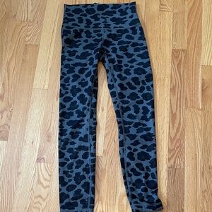 Lululemon women’s Athletica Black Leopard Print Leggings